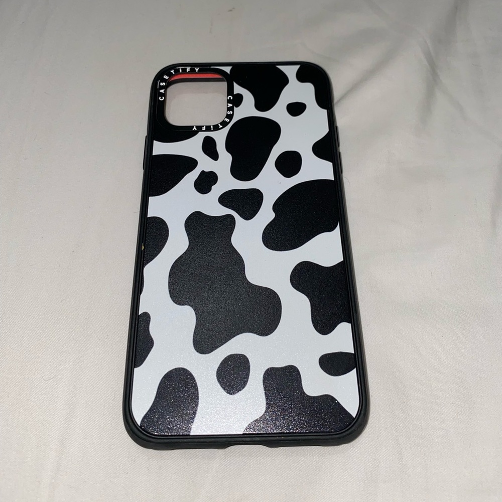 Iphone 11 Pro max Casetify cow phone case